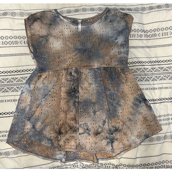 Acting Pro Tie Dye Blouse - Picture 1 of 4